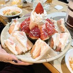 焼肉 はせ川 - いちごサンド800円