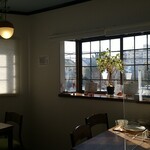 キッチン ブルー グローブ - 階段を登って直ぐの風景