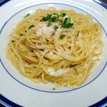 Simple "spaghettini" with grana padano and black pepper