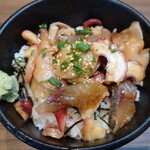 Sushibaru Yawatabesu - 日替わりランチ 海鮮丼 790円