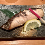 Sushi Sakaba Futamura - カンパチの焼き物