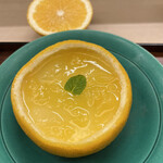 赤坂 菊乃井 - 昼懐石１５７３０円。八朔杏仁豆腐。八朔のジュレと杏仁豆腐がマッチしています（╹◡╹）（╹◡╹）