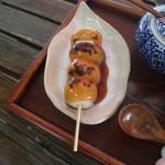 和茶房 うの - みたらし（焼き）ダイエットなので１本でストップ！！