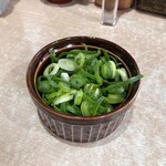 横濱ラーメン あさが家 - 青ねぎハーフ100円。