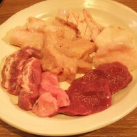 炭火焼肉ホルモン うしごろ 中目黒店 - 
