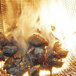 【目の前で豪快に焼き上げます】必食、名物「黒焼き」