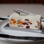 POMOLOGY - 5種のドライフルーツのレアチーズケーキ