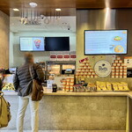 Sammy’s Woodfired Pizza & Grill - テイクアウトカウンター
            2023年1月16日