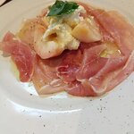 カンポドォロ・ソレッラ - 生ハムの桃添え