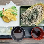 ダイニング華蔵 - 料理写真:天盛りざる蕎麦