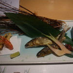 喜の間 - 鮎の塩焼き・つばめ生姜