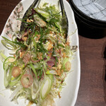 Sakana sama - カツオと九条ネギ薬味サラダ