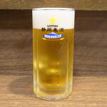 Yakitori Sakaba Niseibu Mae - サッポロ「静岡麦酒」（￥660）。普通の生ビールと同額で、ご当地ものが飲めるのはお得感アリ