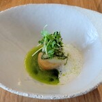 SMAAK - ローストホタテ、クロロフィル、出汁、海藻、ディル