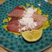GINZA SUSHI BANYA KAI - つまみ　寒ブリたたきに泡雪塩