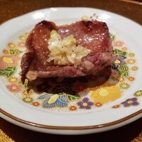 恵比寿 うしみつ - 薄切りタン　壽屋のタン