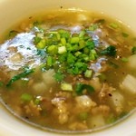 中国麺飯 勇 - 担仔麺のスープと言う感じ
