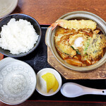 かどや - 料理写真:味噌煮込みうどん天ぷら入りｗｉｔｈライス