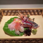 おい河 - 【お刺身】
      シマアジ・きんめ・牡丹海老