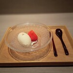 おい河 - 【あまおう苺とココナッツミルクアイス】