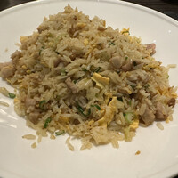 家寶 跳龍門 - 中華風アンチョビと鶏肉の炒飯 ハムユイがちょっと塩辛い 家寶 跳龍門 - 中華風アンチョビと鶏肉の炒飯 ハムユイがちょっと塩辛い