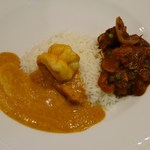 アーンドラ・ダイニング - （'13/06 ）海老のココナツカリーと唐辛子マトンを今まさに食べるところ