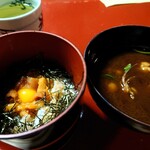 魚信旅館 - ウニ御飯