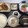 紀の国屋 - 日替りランチ（一口カツ・魚フライ、ごぼうサラダ、お刺身 ）