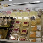 エフ・マルシェ - 地元のおいしいスイーツも沢山