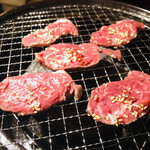 芝浦食肉市場直送 吉祥寺ホルモン - 