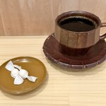 Terifuri - ハンドドリップコーヒー（インドネシア マンデリン・アチェ・ディープグリーン） 落雁と