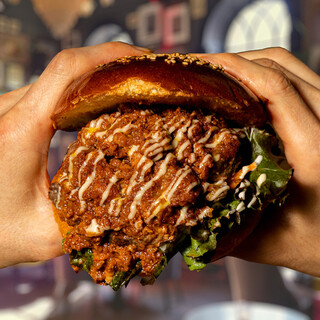 名物！極上肉づくしバーガー✨