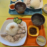 Horiuchi Chikin Raisu - カオマンガイの定食セット。スープつき。