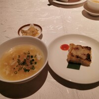 筑紫樓 銀座店 - 玉子スープ、大根もち