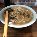 Niramen Shoppu - もやしあんかけ麺、850円。