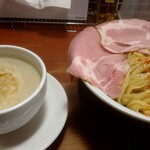 Ganko Men - 濃厚  泡塩オニオングラタン白湯つけ麺 1200円。