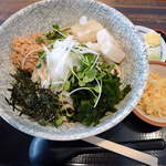 Menkouboushimaya - 納豆うどん（￥600）何気にコストパフォーマンスの良い一品。コシのある讃岐タイプとはまた違う、柔らかめうどんの魅力が味わえる