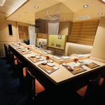 日本橋 蕎ノ字 - ◎夜の部はカウンター席は9席の一回転のみ。