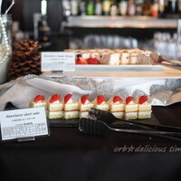 XEX ATAGO GREEN HILLS / Salvatore Cuomo Bros. - 苺のショートケーキ、苺のカッサータ