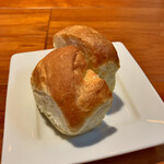 アンティカ トラットリア クロノ - 2種類のパン、美味しい‼️