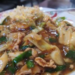 味楽 - 醤油&味噌ベースの濃厚餡掛け。