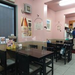 味楽 - 店内入って左の席。