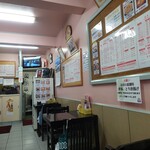 味楽 - 玄関入って右の壁。