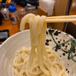 伊吹うどん - 麺はのびやかです