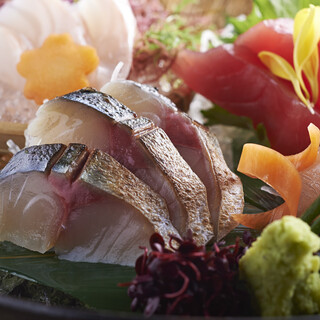 The first choice is the sashimi platter. Seasonal delicacies that can only be enjoyed on that day and at that time.