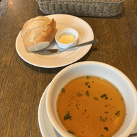 上野洋食遠山 - カキフライ&遠山特製デミグラスハンバーグ2500円。コンソメロワイヤル。底に洋風茶碗蒸しが敷かれ、スッキリした旨味の塊のコンソメとマッチしています(╹◡╹) 上野洋食遠山 - カキフライ&遠山特製デミグラスハンバーグ2500円。コンソメロワイヤル。底に洋風茶碗蒸しが敷かれ、スッキリした旨味の塊のコンソメとマッチしています(╹◡╹)