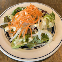 上野洋食遠山 - カキフライ&遠山特製デミグラスハンバーグ2500円。サラダ。シンプルな素材ですが、盛り付け方で洒落た感じになりますね♩ 写メは少しいただいた後のものです(^_^;)笑 上野洋食遠山 - カキフライ&遠山特製デミグラスハンバーグ2500円。サラダ。シンプルな素材ですが、盛り付け方で洒落た感じになりますね♩ 写メは少しいただいた後のものです(^_^;)笑