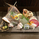 かもめ食堂 - 刺し身の盛合せ