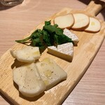 BEONE - チーズ盛り合わせ