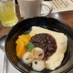 ジョナサン - マンゴーと小豆の自家製豆花 499